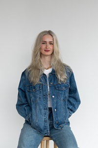 rachel lauren headshot thumbnail