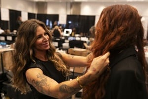 REDKEN Sara Botsford Artist Action Shot 3